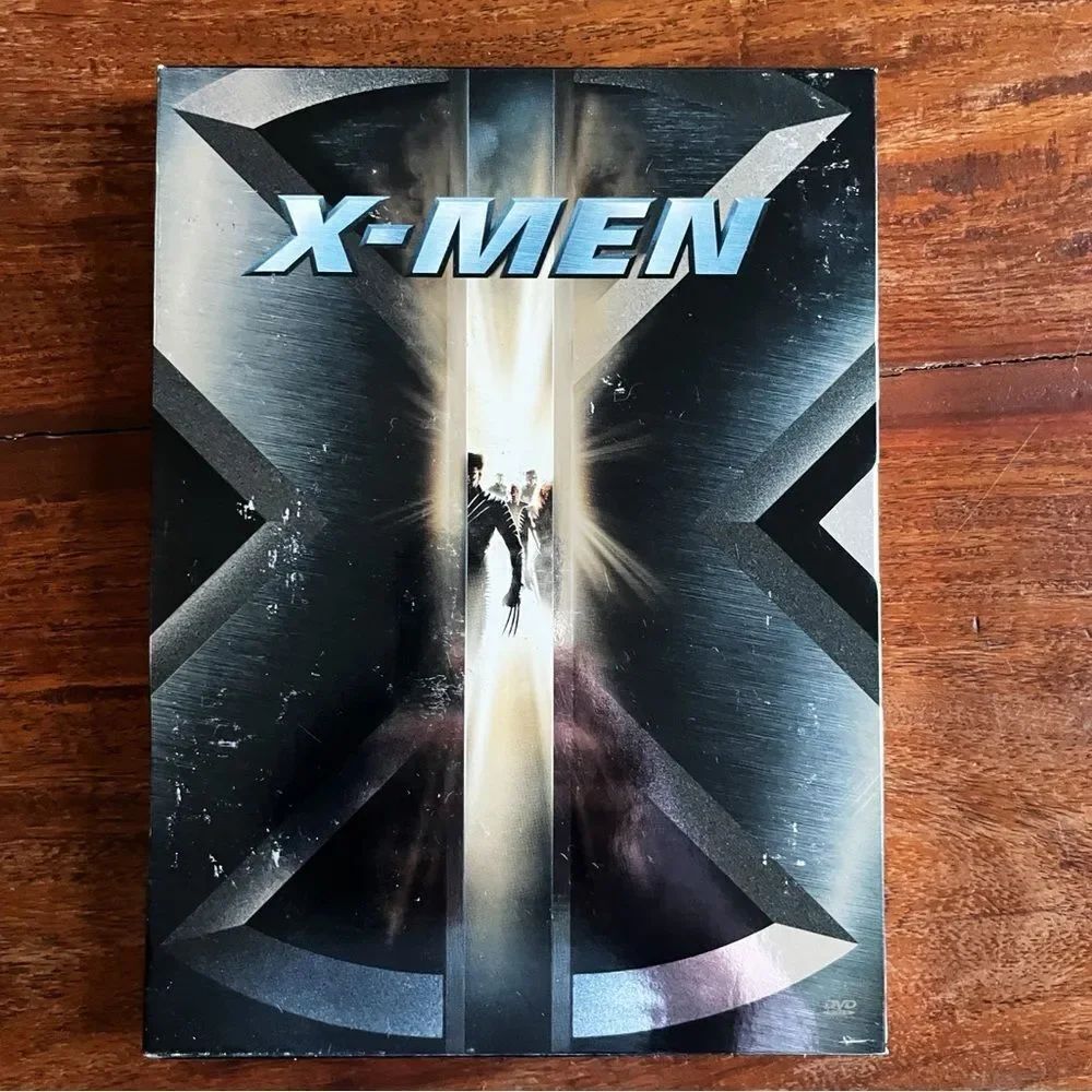 X-Men DVD - Black and Silver Hugh Jackman Halle Berry Patrick Stewart Widescreen